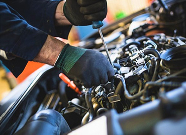 mechanic motor vehicle
